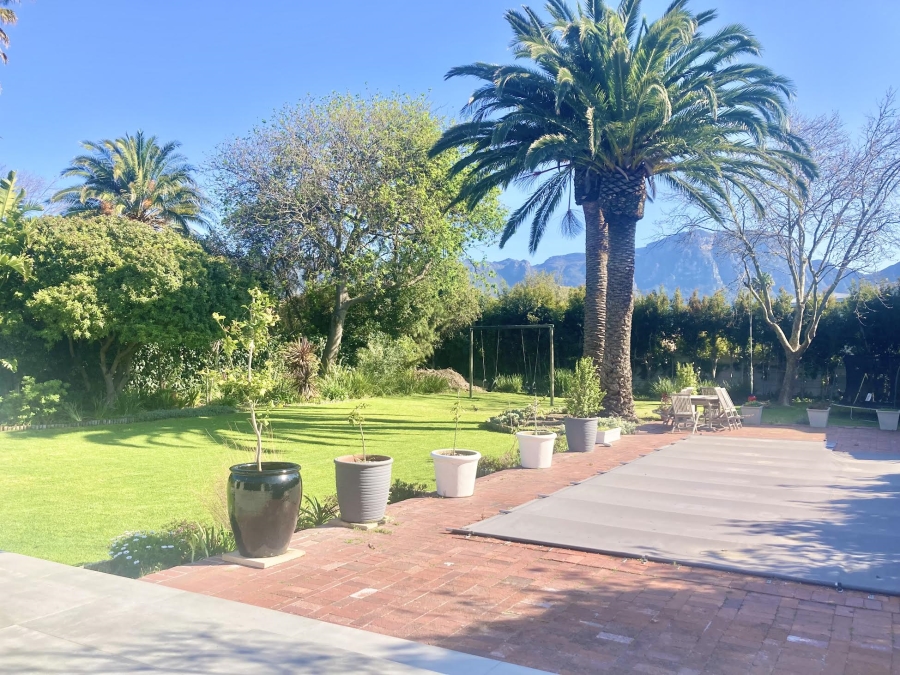 To Let 4 Bedroom Property for Rent in Constantia Western Cape